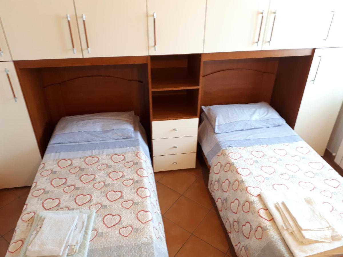 Appartamenti Enrica Moneglia Bagian luar foto