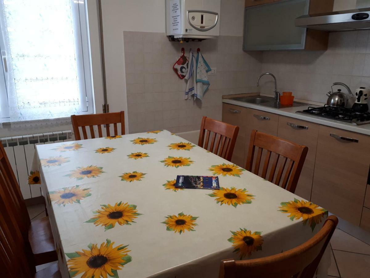 Appartamenti Enrica Moneglia Bagian luar foto